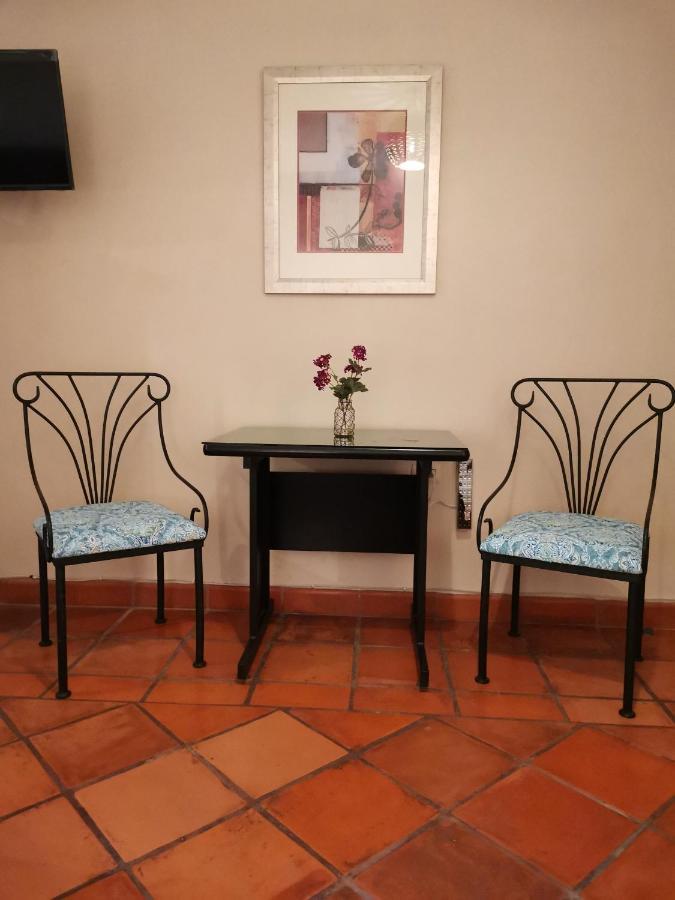 Hotel Las Alamedas Guanajuato Room photo